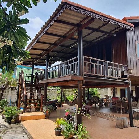 Seesea Thai Wooden House On Beachfront Prachuap Khiri Khan Zewnętrze zdjęcie