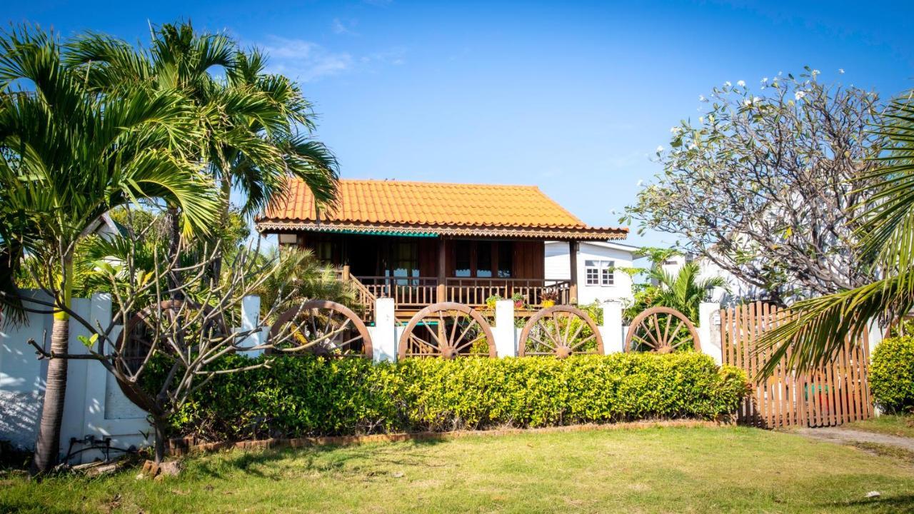 Seesea Thai Wooden House On Beachfront Prachuap Khiri Khan Zewnętrze zdjęcie