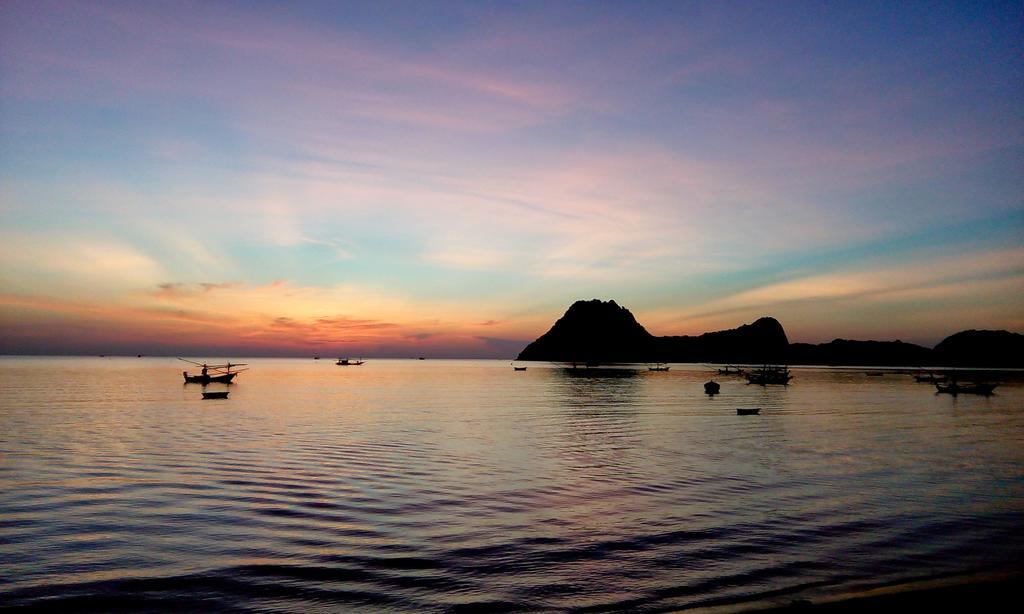 Seesea Thai Wooden House On Beachfront Prachuap Khiri Khan Zewnętrze zdjęcie
